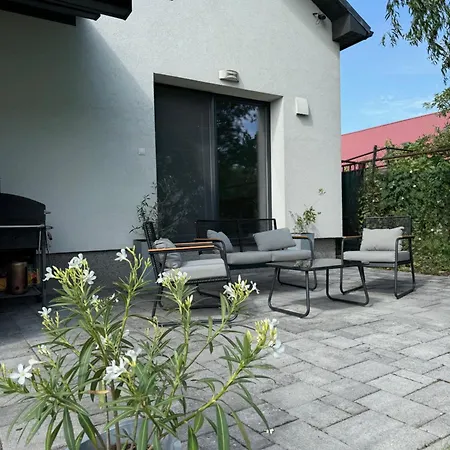 Villa Dom Pod Hradom S Kinom A Saunou Trnava pri Laborci