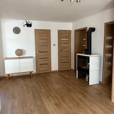 Dom Pod Hradom S Kinom A Saunou *